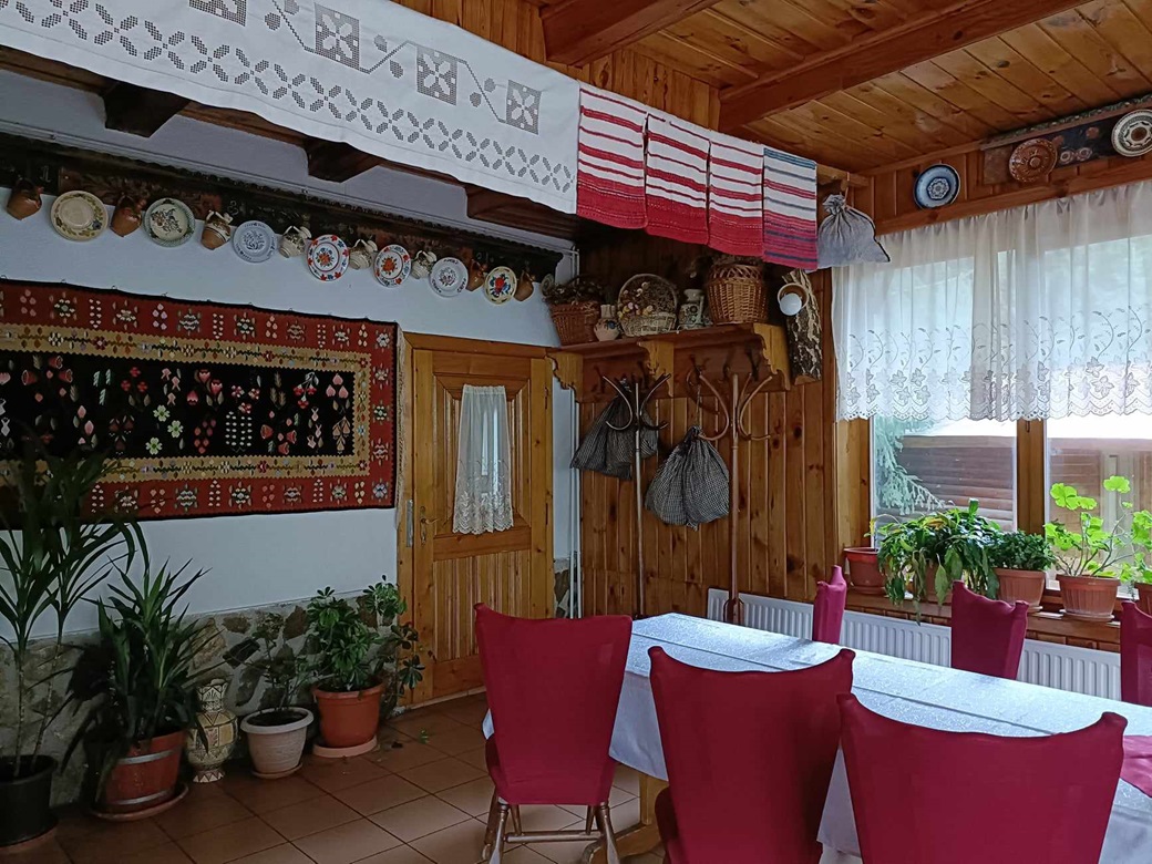 Cazare in Paltinis - PENSIUNEA CURMATURA STEZII - Valea Stezii Cazare in Paltinis - PENSIUNEA CURMATURA STEZII - Valea Stezii