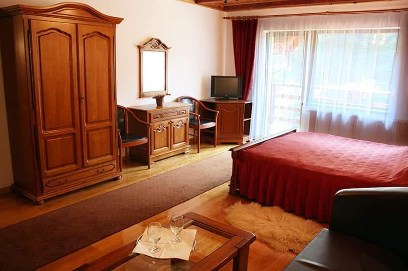 Cazare in Paltinis - PENSIUNEA CURMATURA STEZII - Valea Stezii Cazare in Paltinis - PENSIUNEA CURMATURA STEZII - Valea Stezii