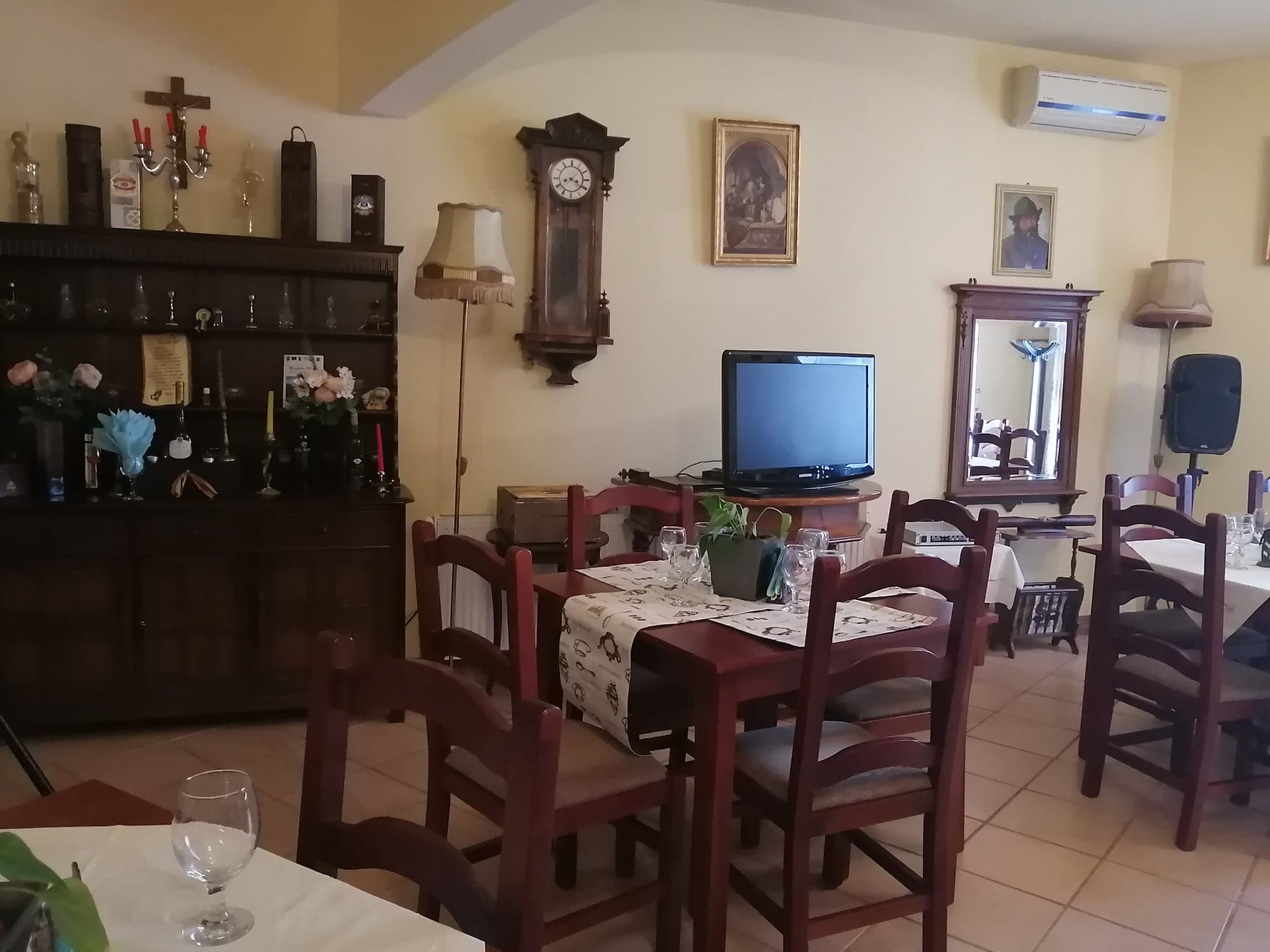 Cazare in Paltinis - PENSIUNEA ALPIN - Valea Stezii Cazare in Paltinis - PENSIUNEA ALPIN - Valea Stezii